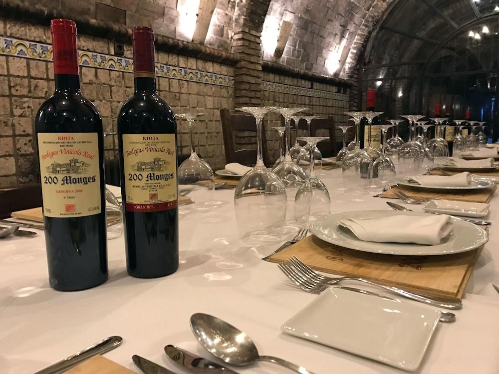 Hotel Vinicola Real-200 Monges Albelda De Iregua Exteriér fotografie
