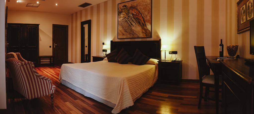 Hotel Vinicola Real-200 Monges Albelda De Iregua Exteriér fotografie