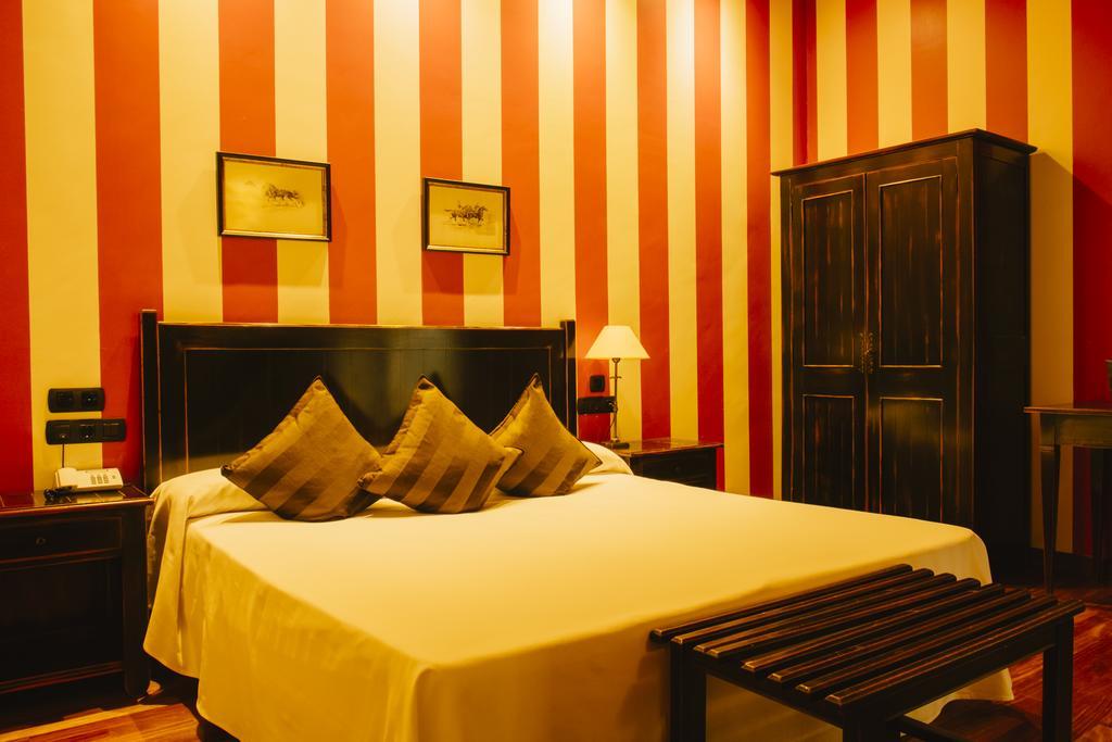 Hotel Vinicola Real-200 Monges Albelda De Iregua Exteriér fotografie